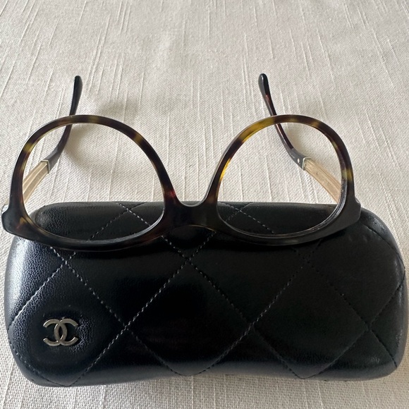 Chanel Frame and case - Picture 4 of 13
